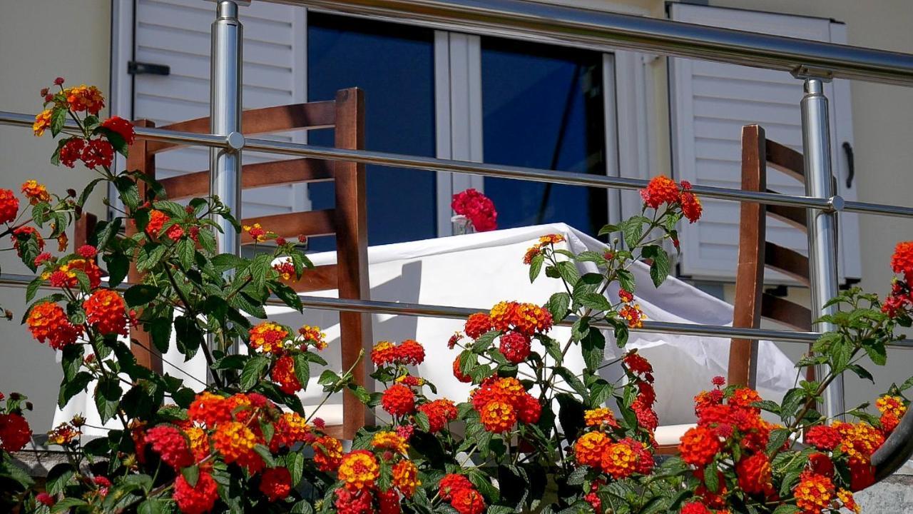 Perivolos Apartments Dhërmi Dış mekan fotoğraf