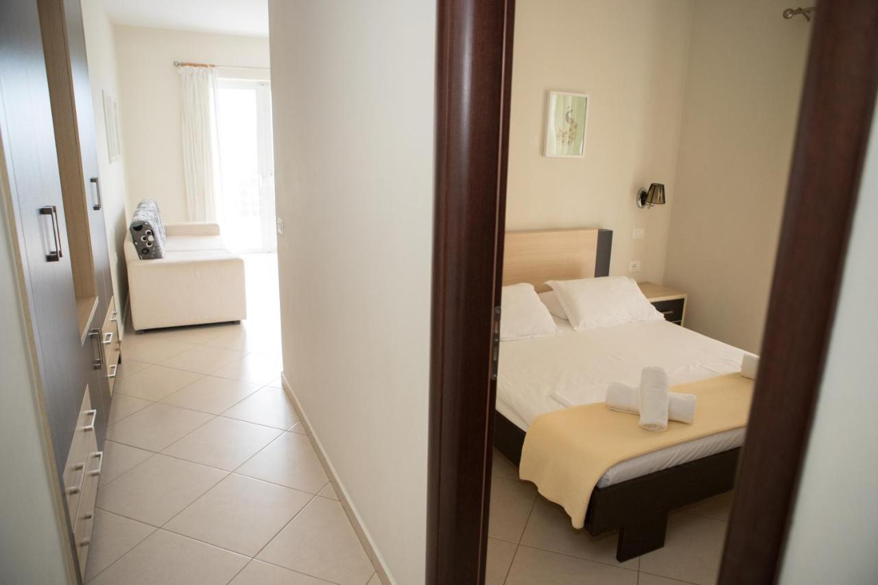 Perivolos Apartments Dhërmi Dış mekan fotoğraf