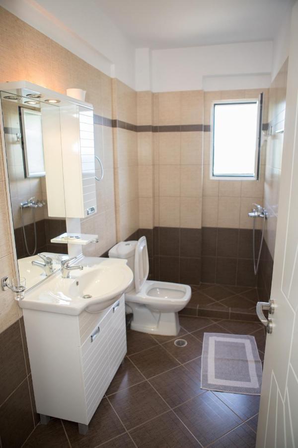 Perivolos Apartments Dhërmi Dış mekan fotoğraf