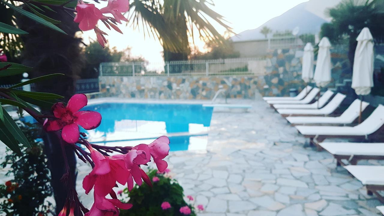 Perivolos Apartments Dhërmi Dış mekan fotoğraf